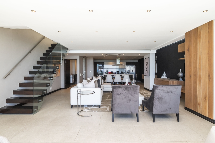 To Let 3 Bedroom Property for Rent in Green Point Western Cape